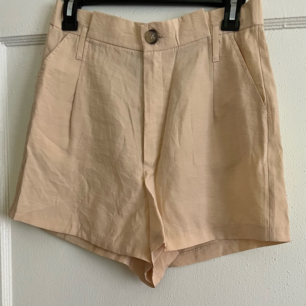 Zara beige shorts